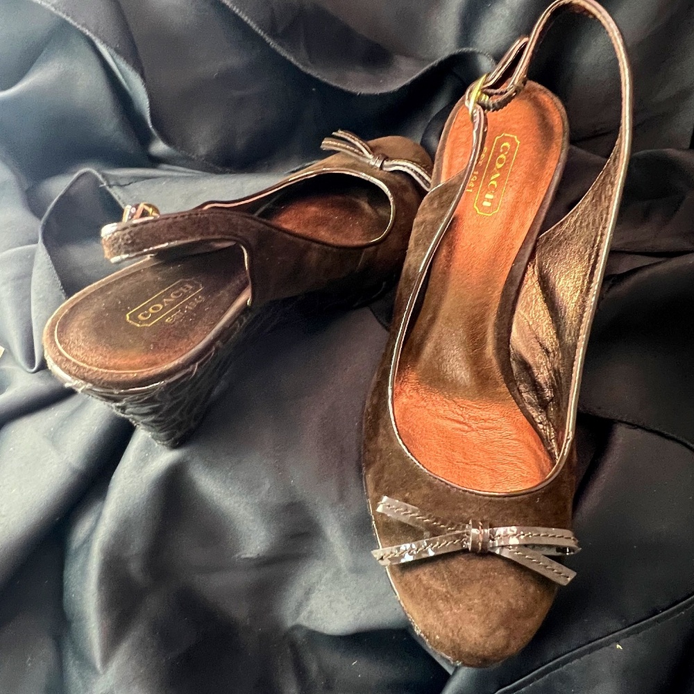 Coach Aligra Brown Suede Bow Trim Monogram Wedge Slingback Sz 7